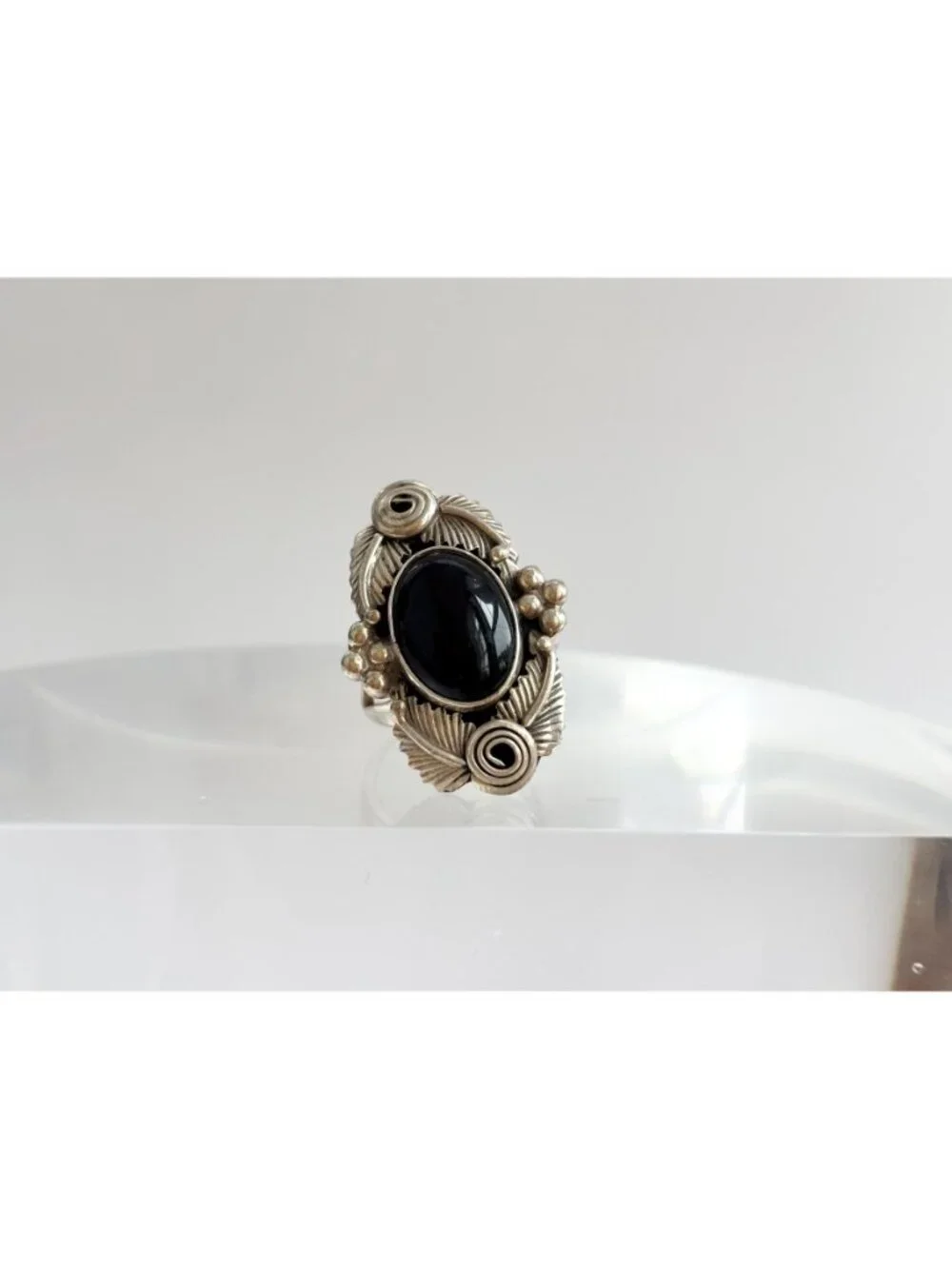 Navajo Made Black Onyx Leaf Accented Sterling Silver 925 Vintage Ring - sz 6.75